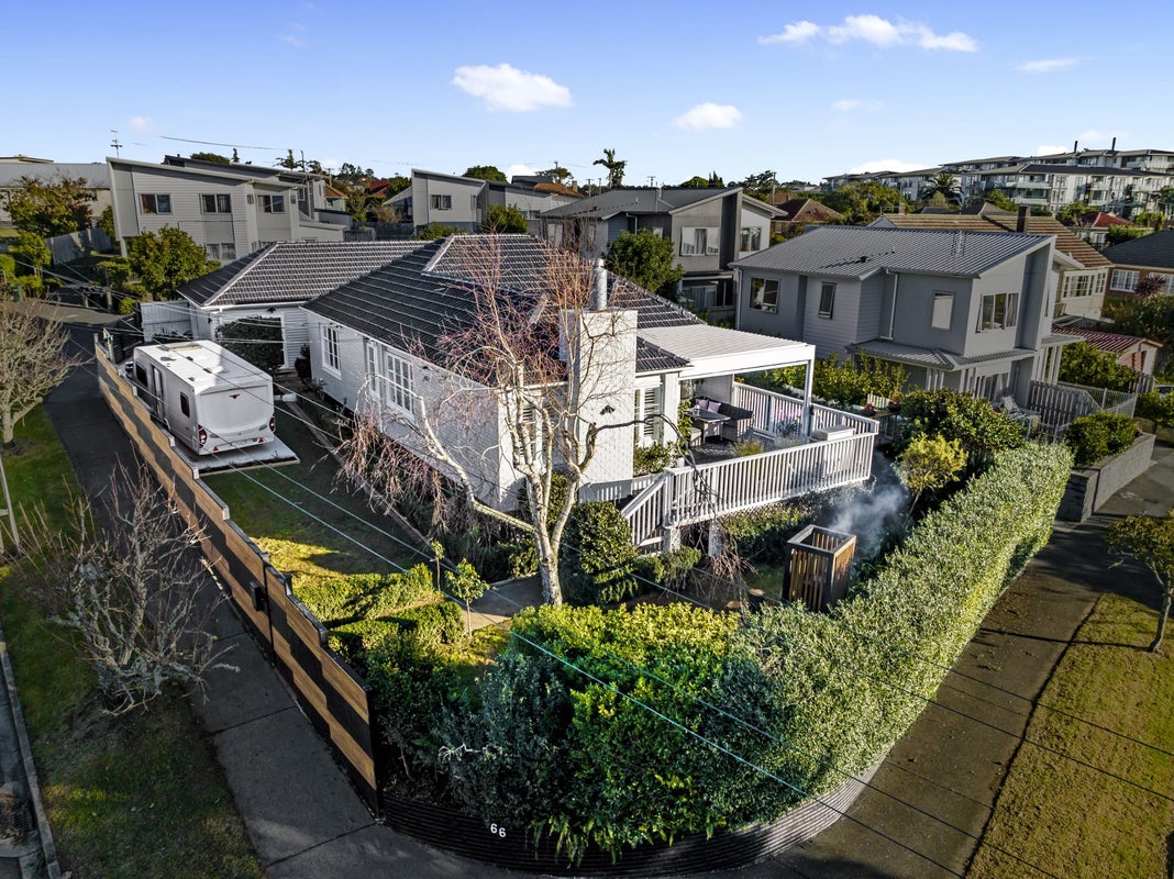 66 Tahapa Crescent, Meadowbank, Auckland - Carousel 2