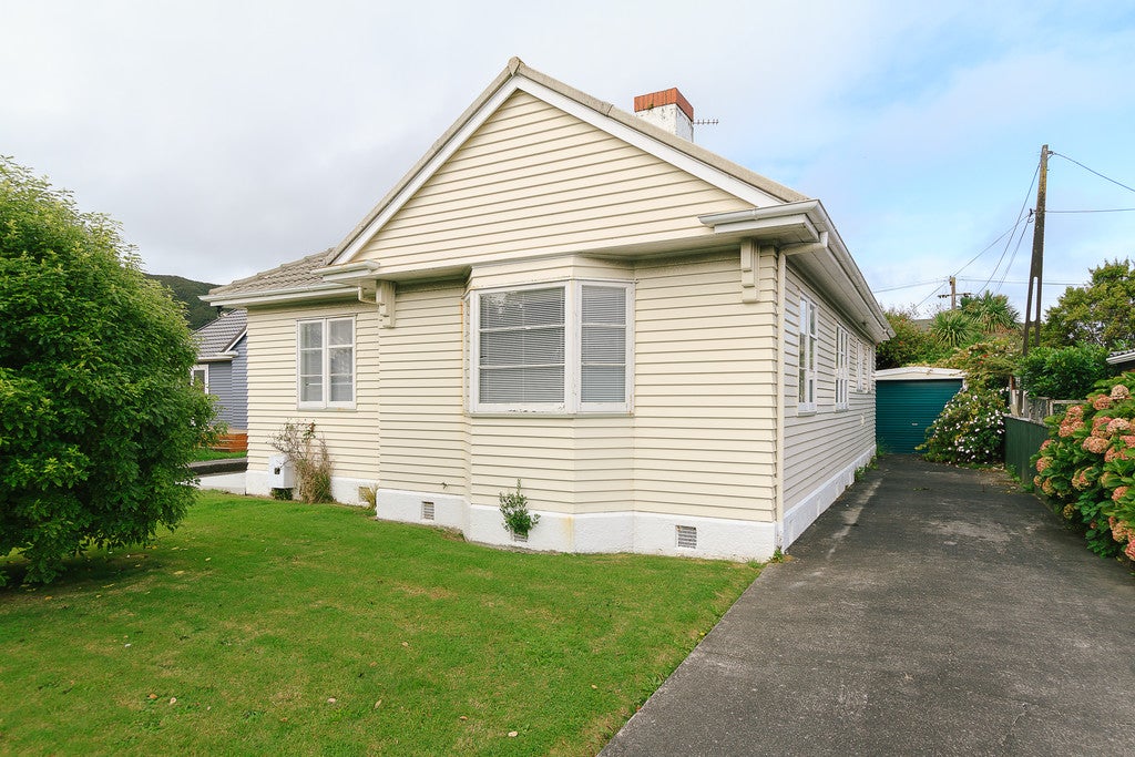 4 Jutland Street, Waterloo, Lower Hutt - Carousel 1