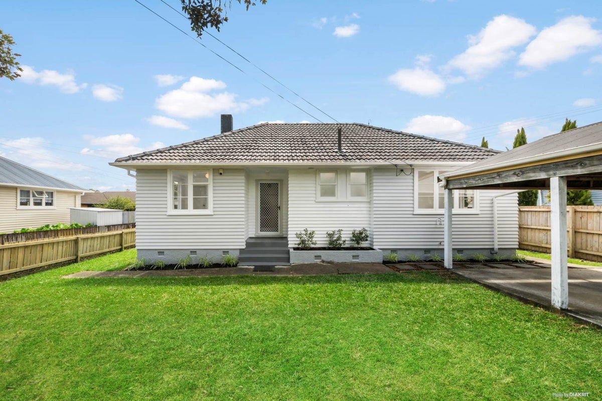 24 Margate Road, Blockhouse Bay, Auckland - Carousel 1