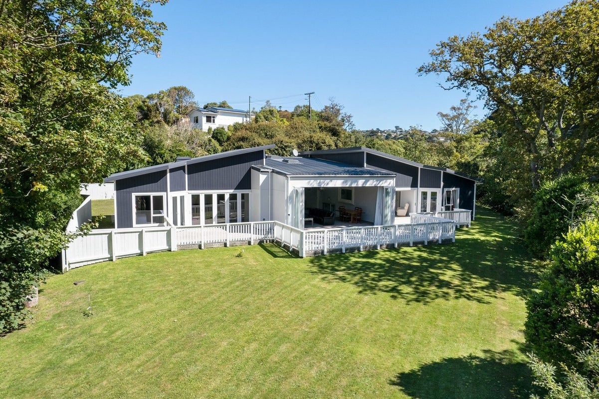 23 Glenside Road, Glenside, Wellington - Carousel 2