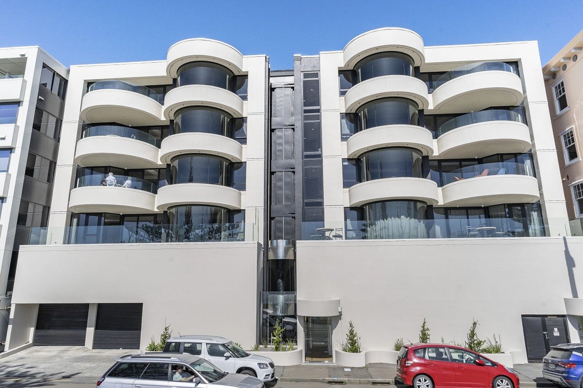 3/310 Oriental Parade, Oriental Bay, Wellington - Carousel 1