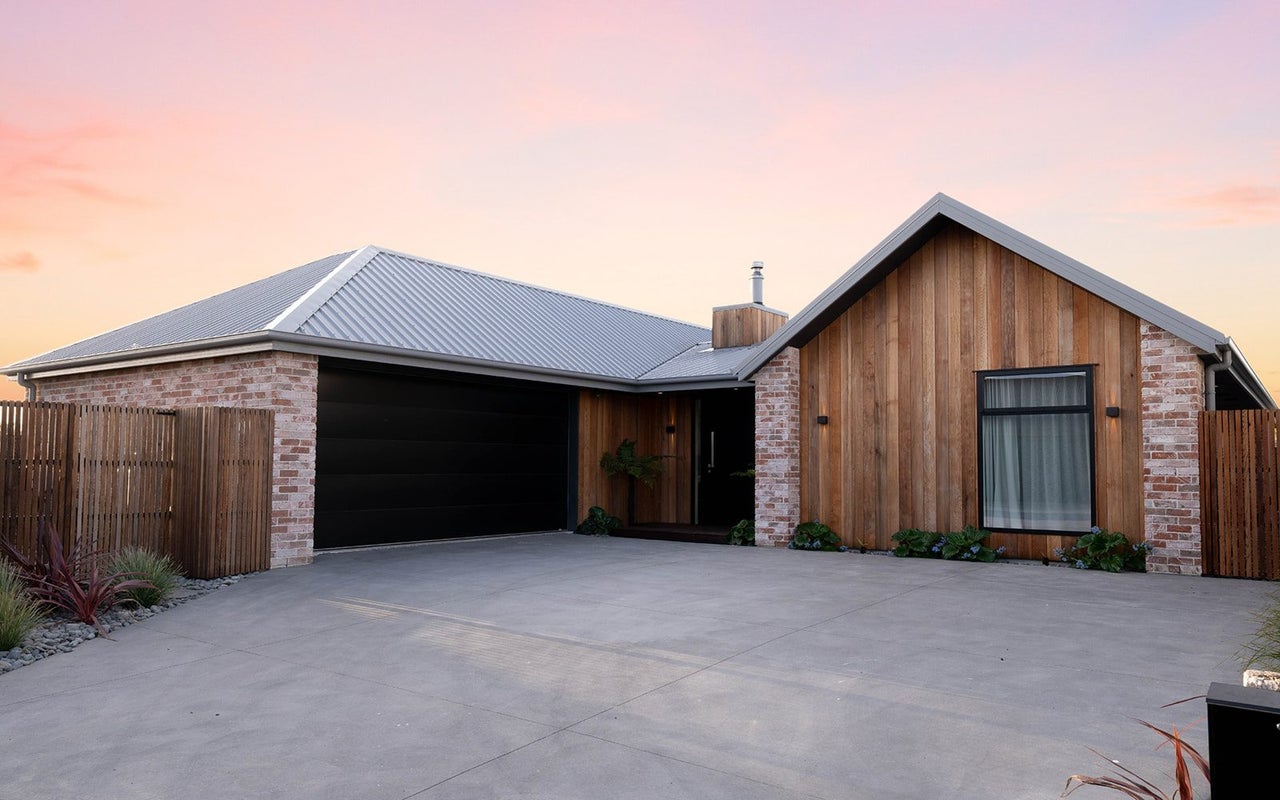 7 Baker Estate Lane, Halswell, Christchurch - Carousel 1