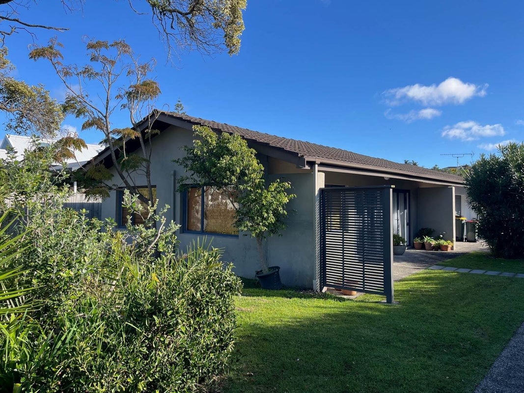 17A Walton Street, Red Beach, Whangaparaoa - Carousel 1