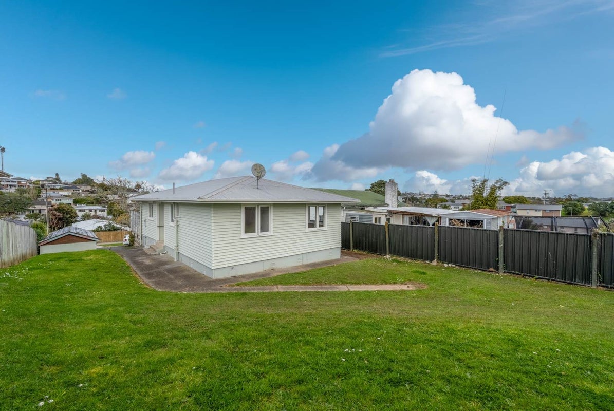 65 Rosamund Avenue, New Windsor, Auckland City, Auckland - Carousel 2
