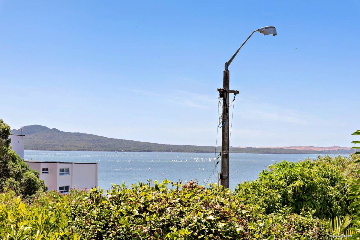 2/27 Holgate Road, Kohimarama, Auckland - Carousel 2