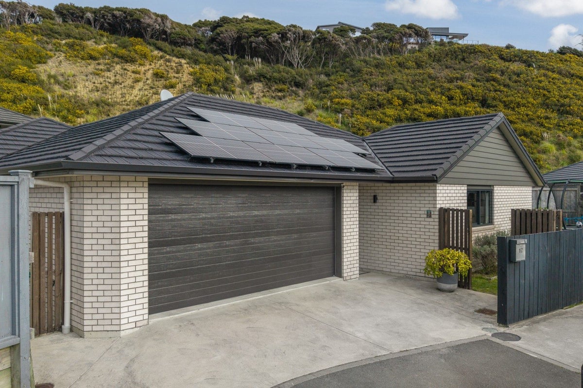 14 Schooner Drive, Whitby, Porirua - Carousel 1