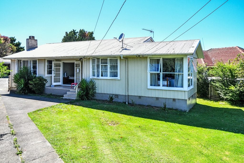 26 Bowater Place, Manurewa, Auckland - Carousel 1