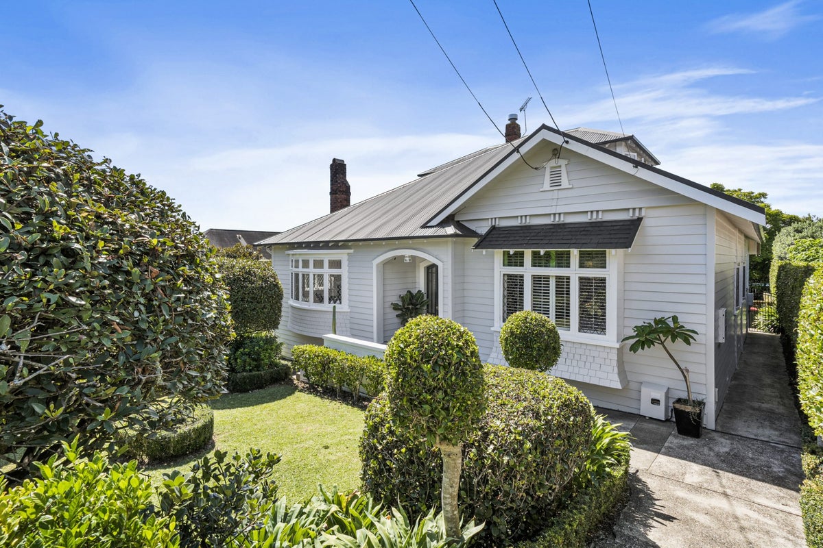 72 Kitenui Avenue, Mount Albert, Auckland - Carousel 1