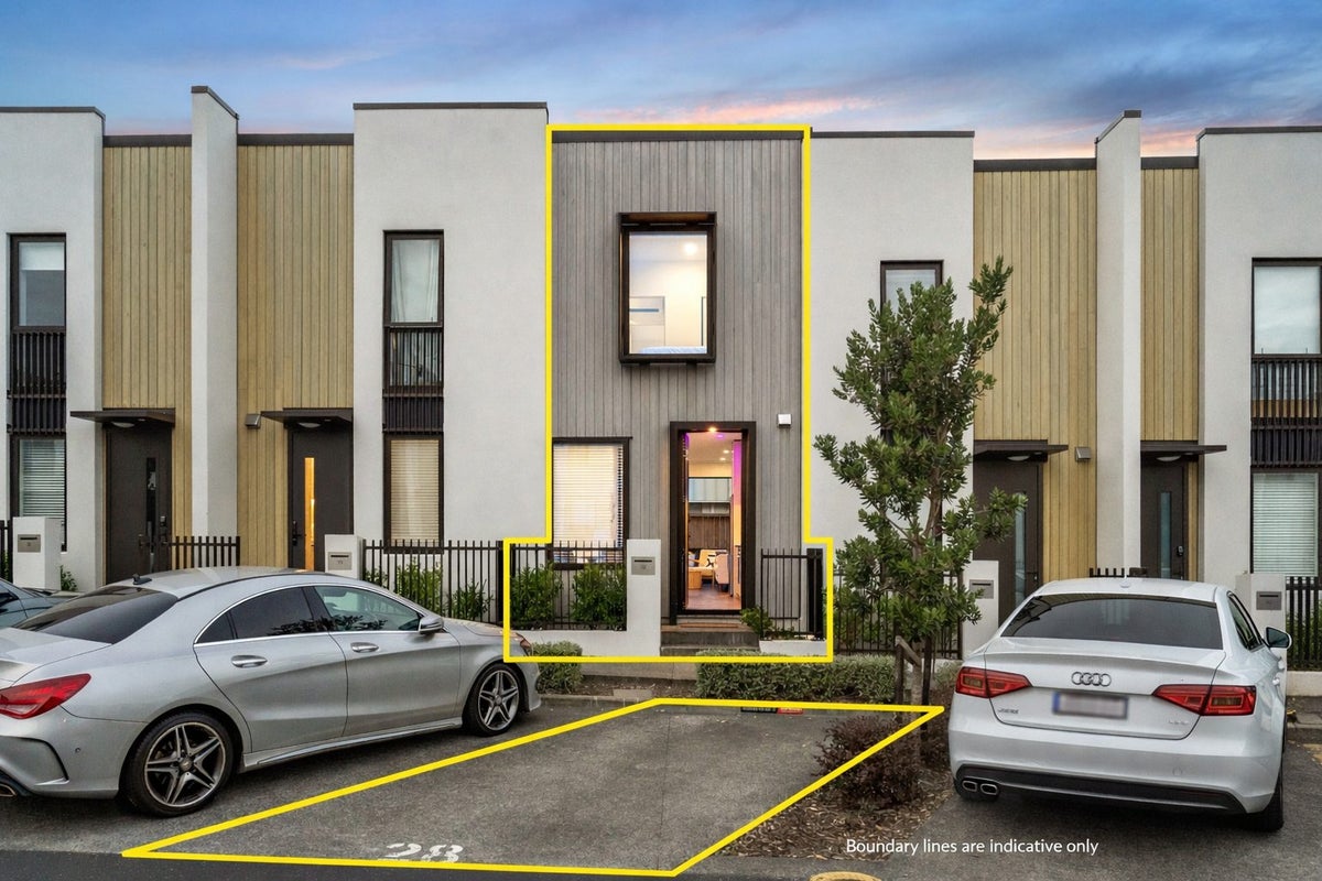 12 Hadlow Terrace, Grey Lynn, Auckland - Carousel 1