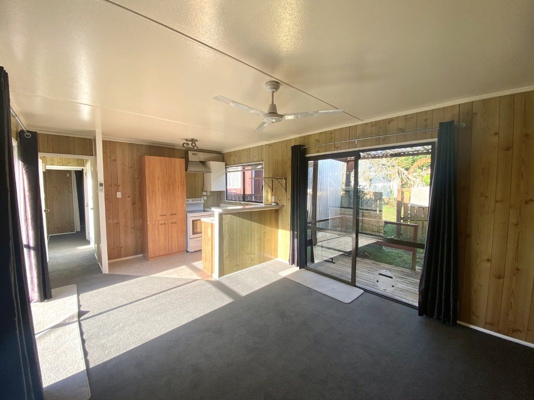 14 Woodman Place, West Harbour, Auckland - Carousel 2