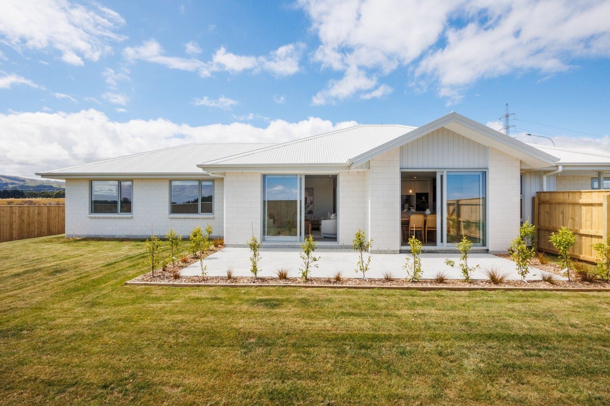 68 Atlantic Drive, Fitzherbert, Palmerston North - Carousel 1