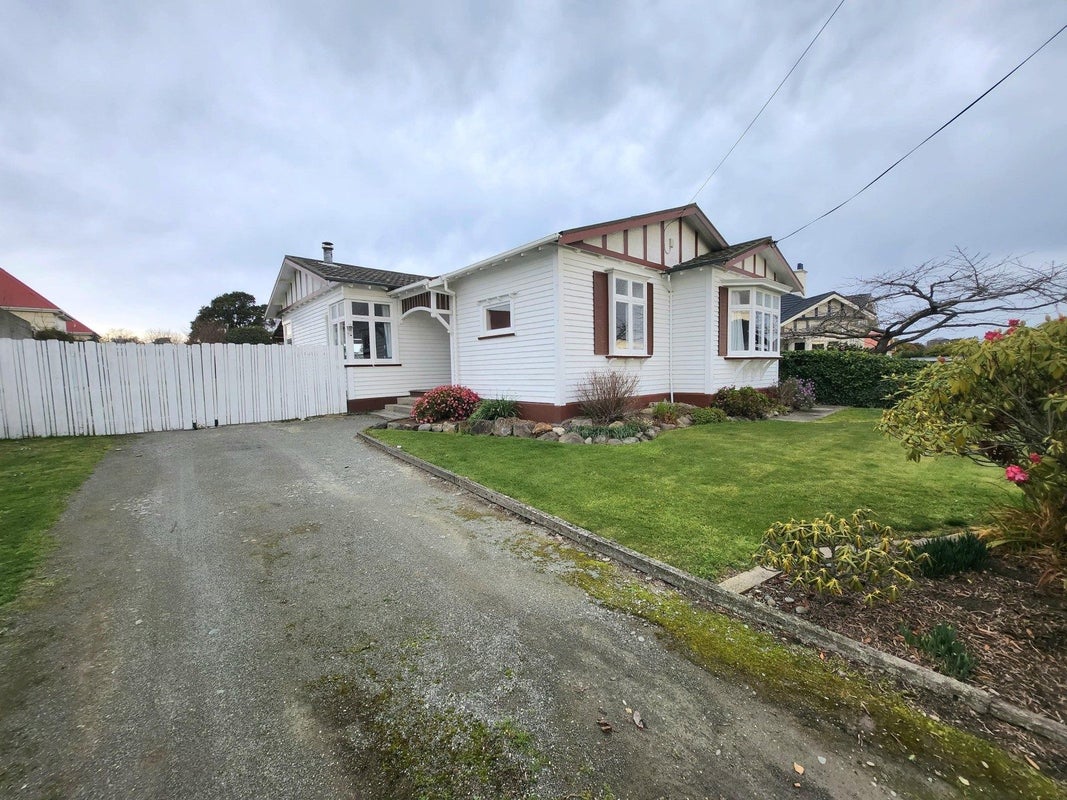 57 Hull Street, South Hill, Oamaru - Carousel 1