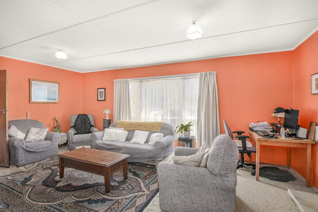 87 Coast Road, Wainuiomata, Lower Hutt - Carousel 1