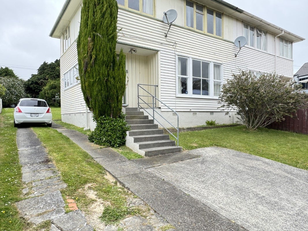 8 Takatimu Way, Johnsonville, Wellington - Carousel 13