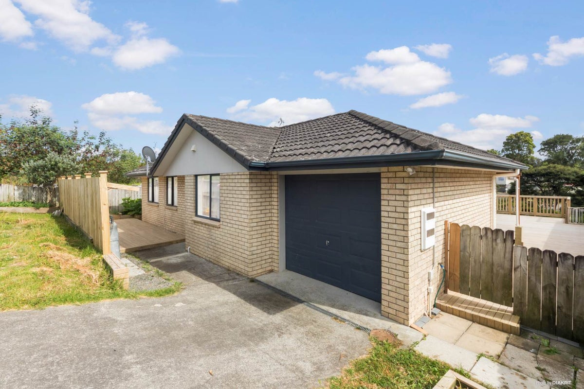 47 Jadewynn Drive, Massey, Auckland - Carousel 2
