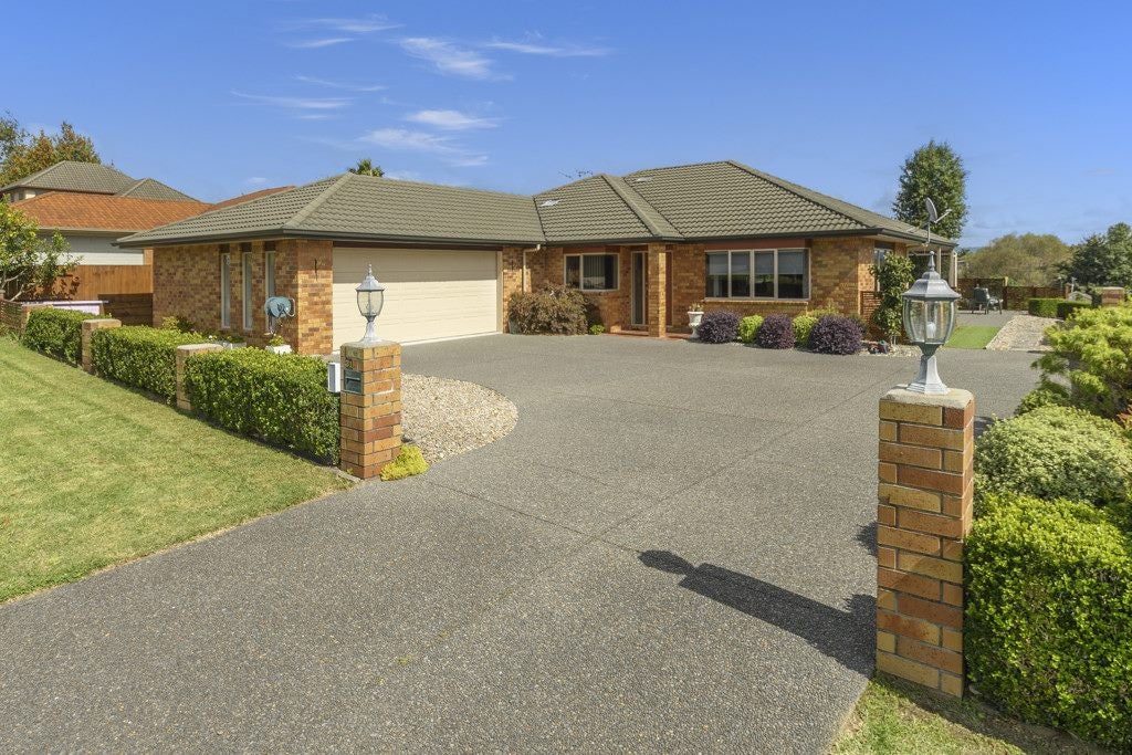 31 Honeysuckle Lane, Ohauiti, Tauranga - Carousel 1