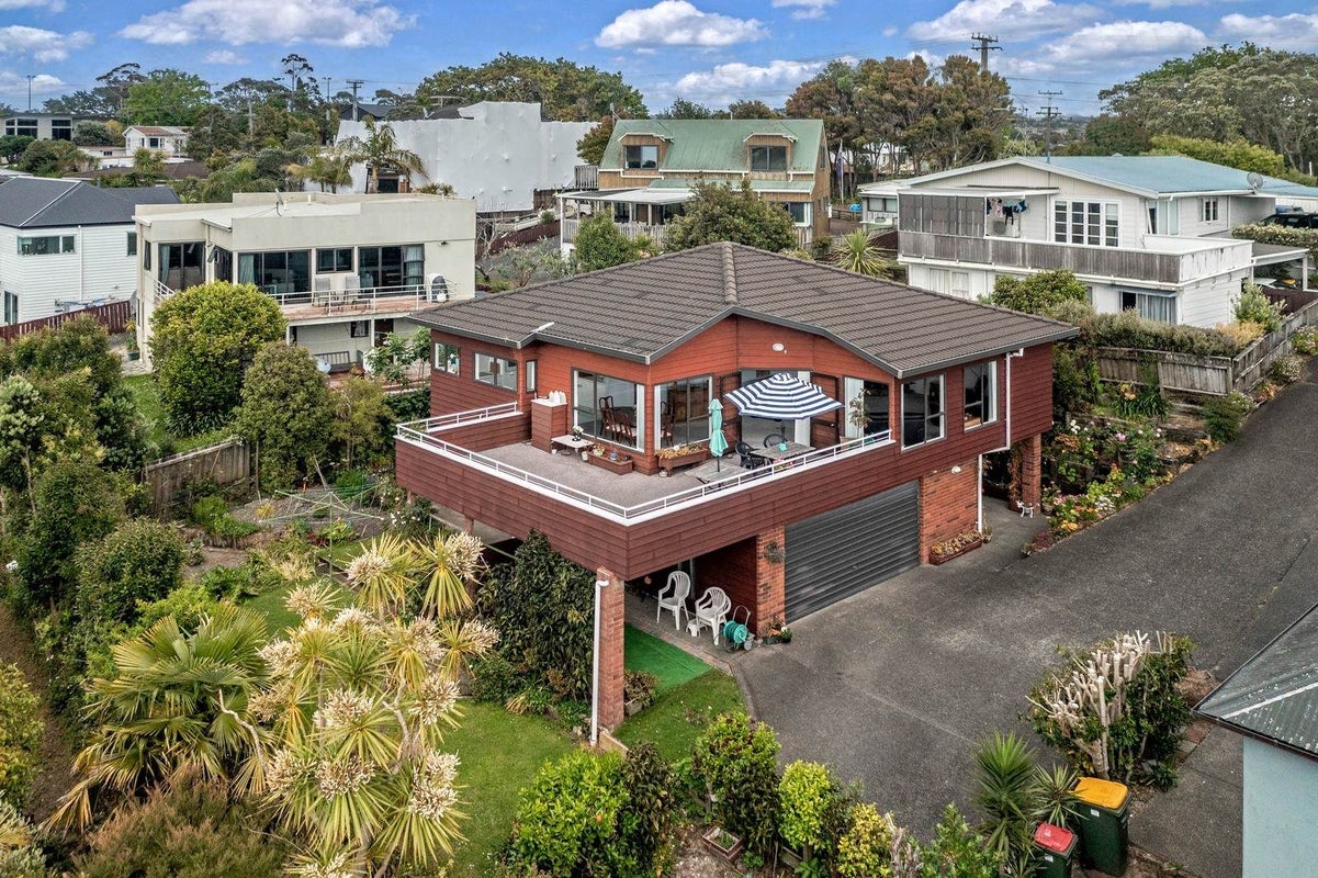 2/51 Deep Creek Road, Waiake, Auckland - Carousel 21