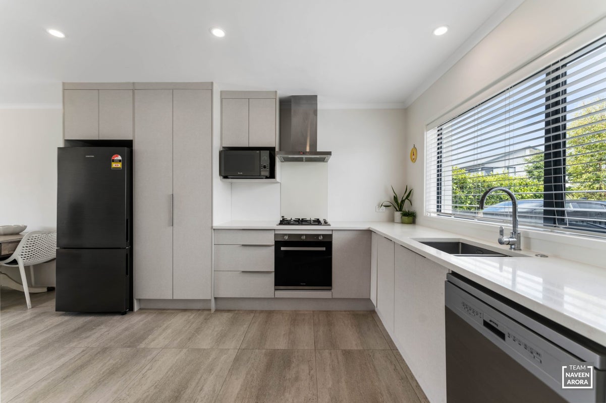 32A Biplane Street, Takanini, Auckland - Carousel 1