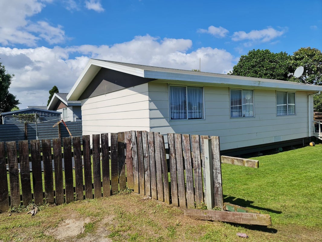 82 Surrey Road, Springvale, Whanganui - Carousel 2