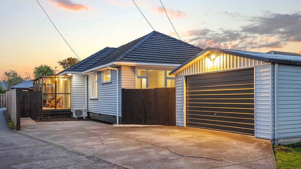 61 Dunedin Street, Redwood, Christchurch - Carousel 1
