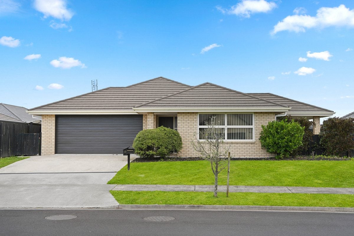 22 Ladeira Place, Fitzroy, Hamilton - Carousel 1