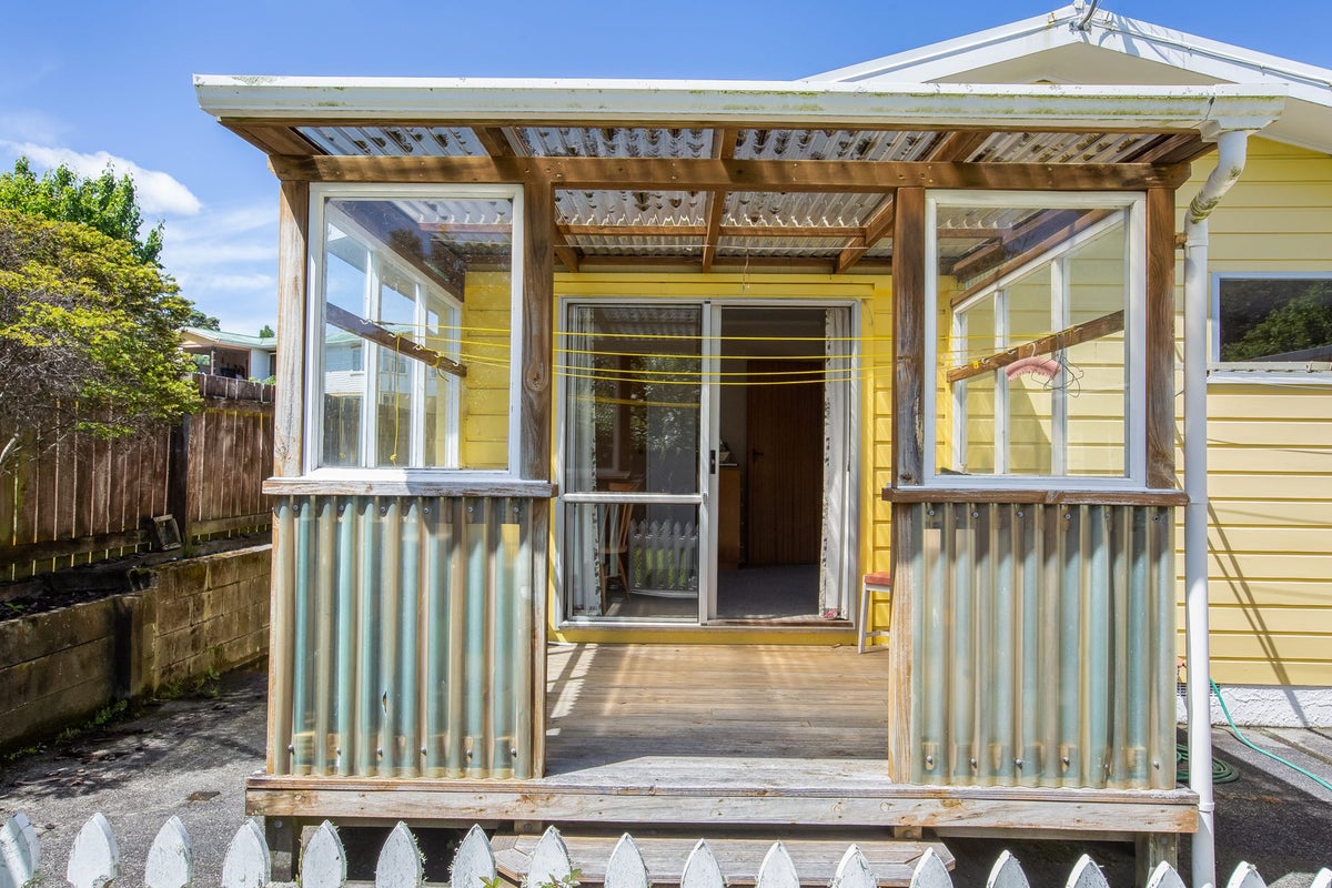 69 Gloaming Hill, Titahi Bay, Porirua - Carousel 16