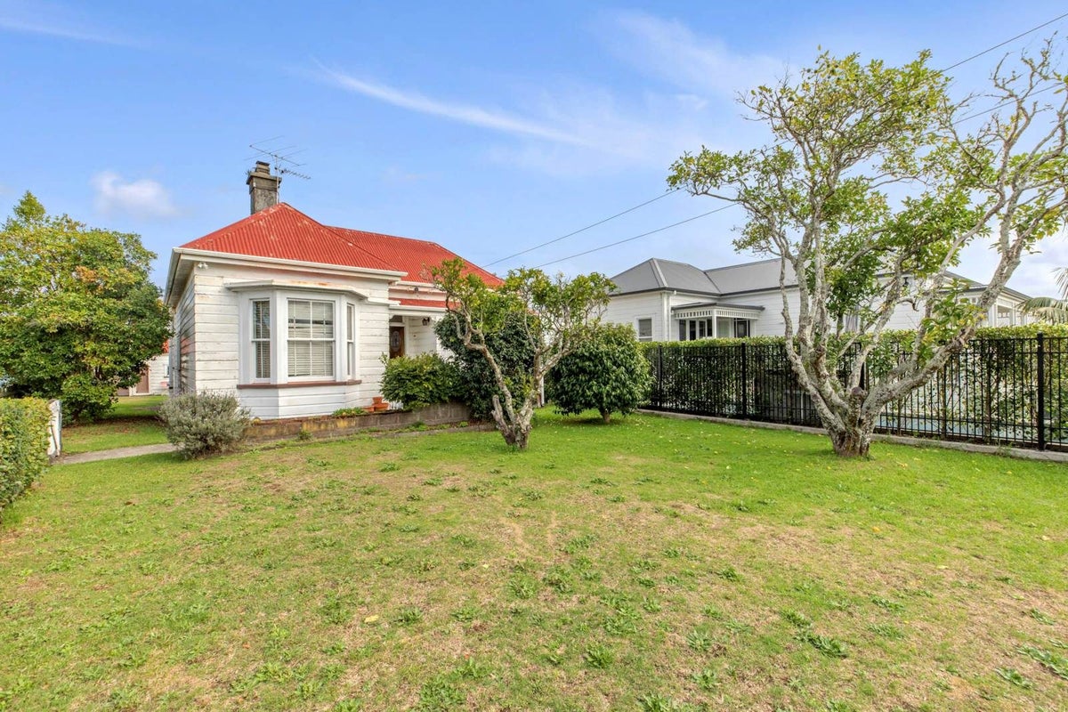 25 Burnley Terrace, Mount Eden, Auckland - Carousel 1