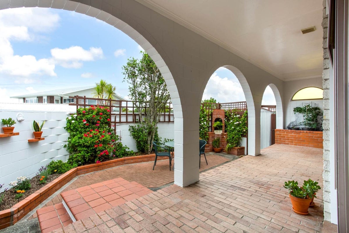1/24 Geoffrey Road, Torbay, Auckland - Carousel 2