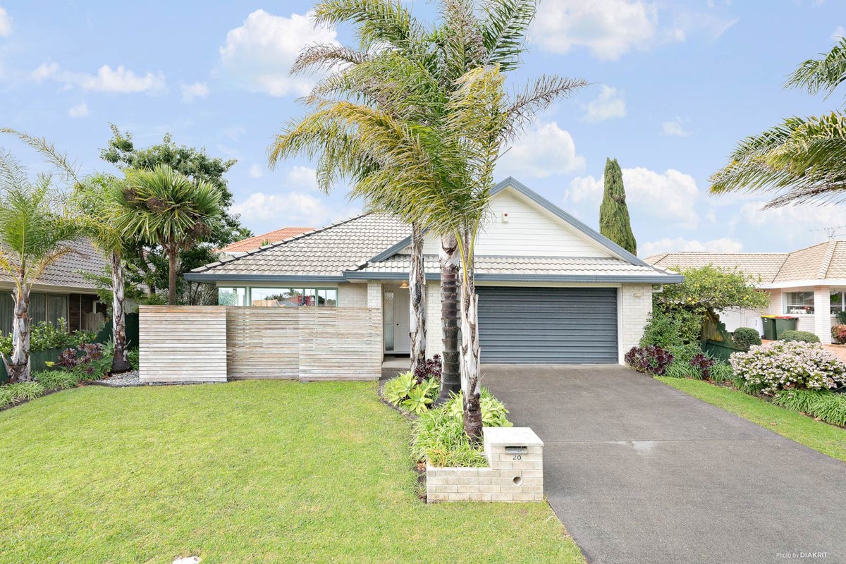 2/20 Tarnica Road, Northpark, Auckland - Carousel 1