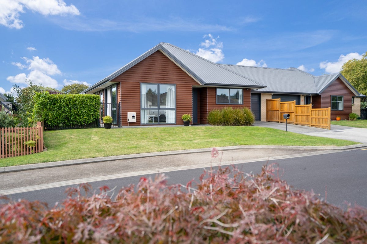 11 Clifford Close, Leamington, Cambridge - Carousel 23