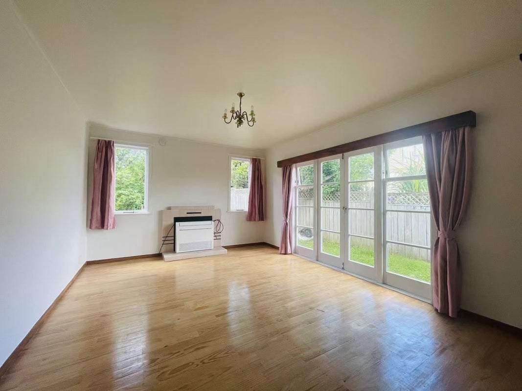 70 Lake Road, Northcote, Auckland - Carousel 2