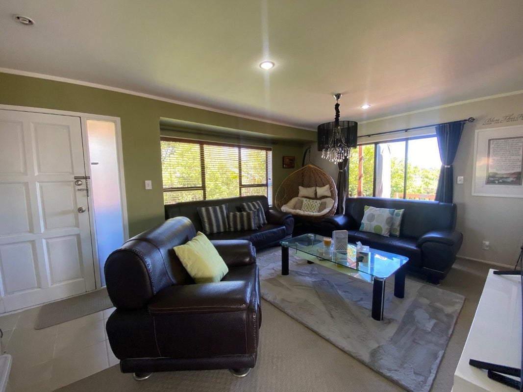 37 Burswood Drive, Burswood, Auckland - Carousel 2