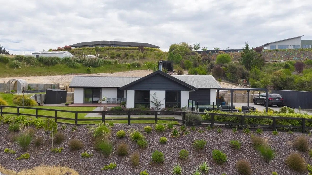 111 Redvale Road, Redwood Valley - Carousel 1