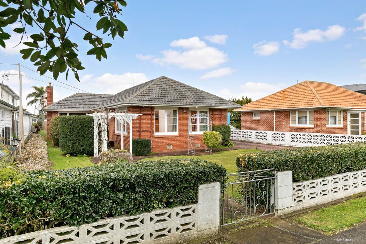 67 Archibald Road, Kelston, Auckland - Carousel 2
