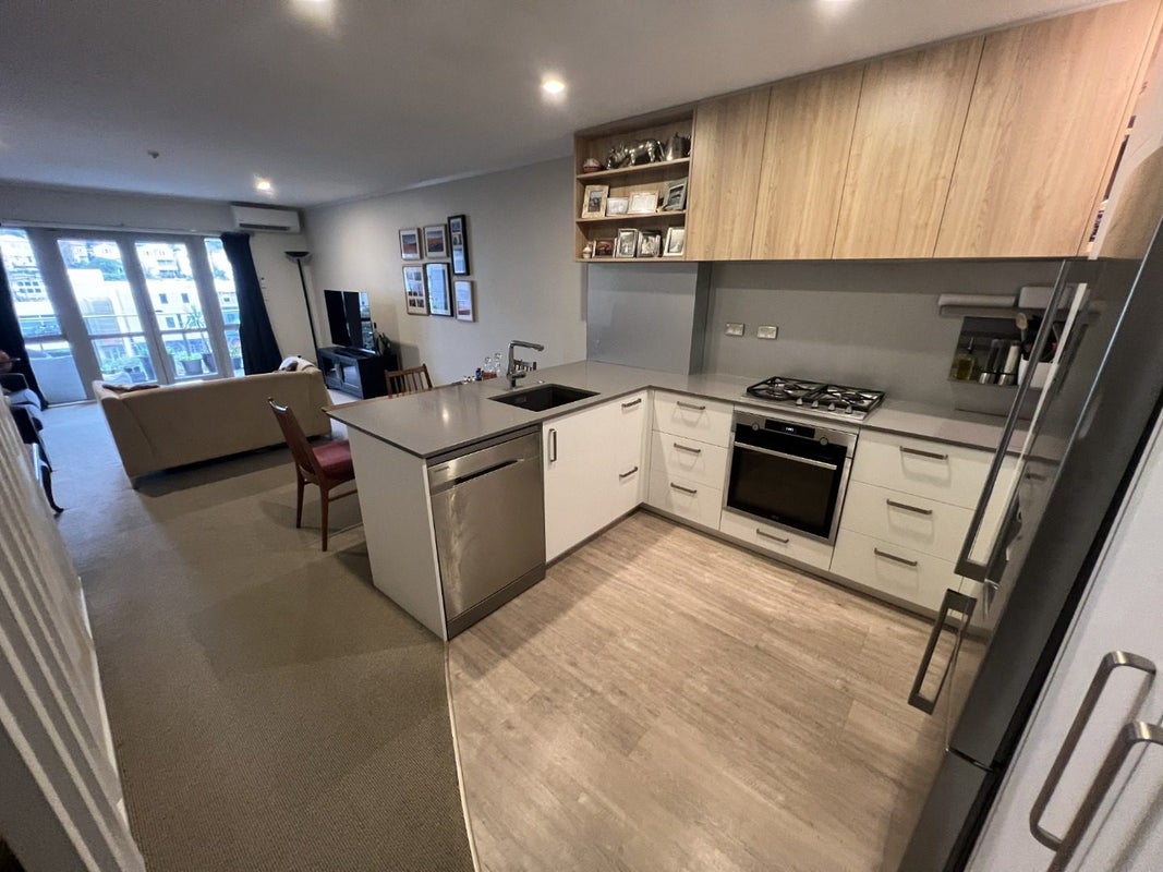 20/6 Brown Street, Mount Cook, Wellington - Carousel 2