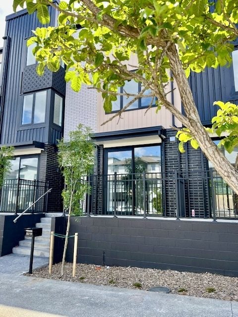 10/19 Windlass Street, Long Bay, Auckland - Carousel 1