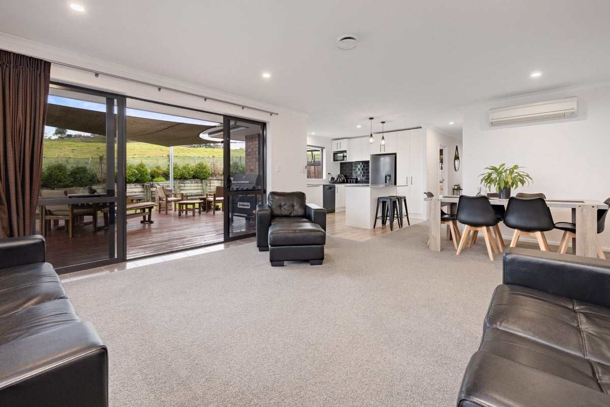 9 Mynah Place, Welcome Bay, Tauranga - Carousel 2