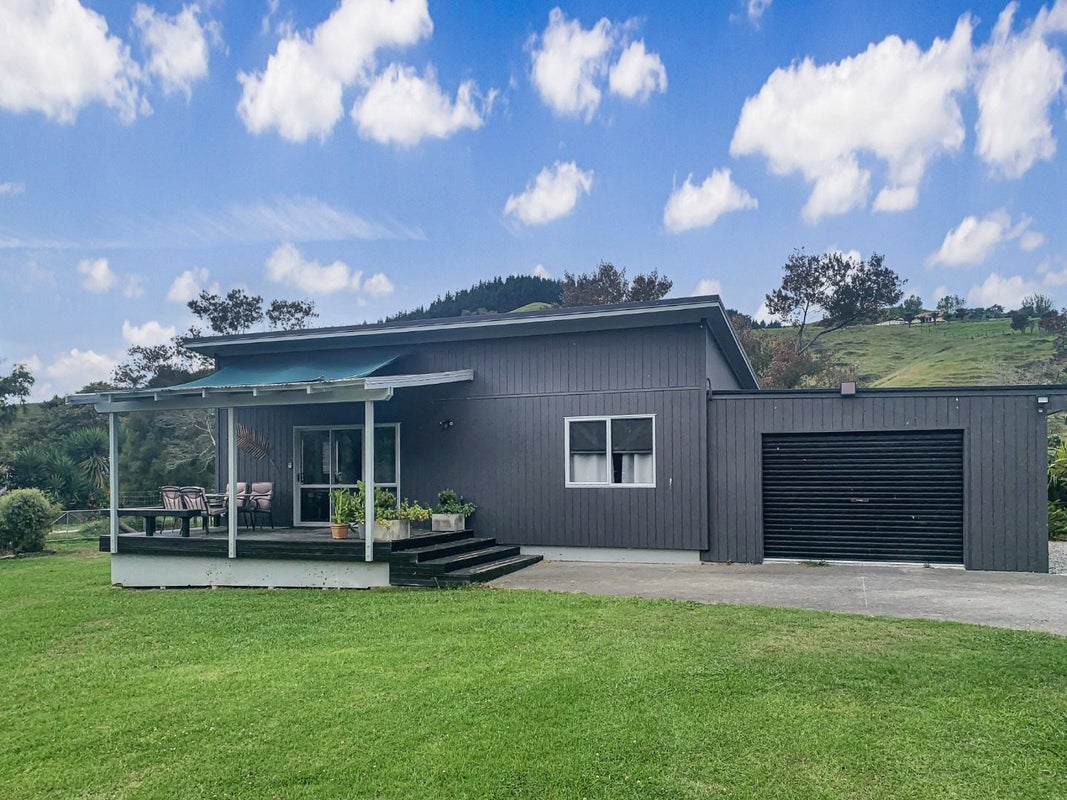 184 Darwin Road, Outer Kaiti, Gisborne - Carousel 1