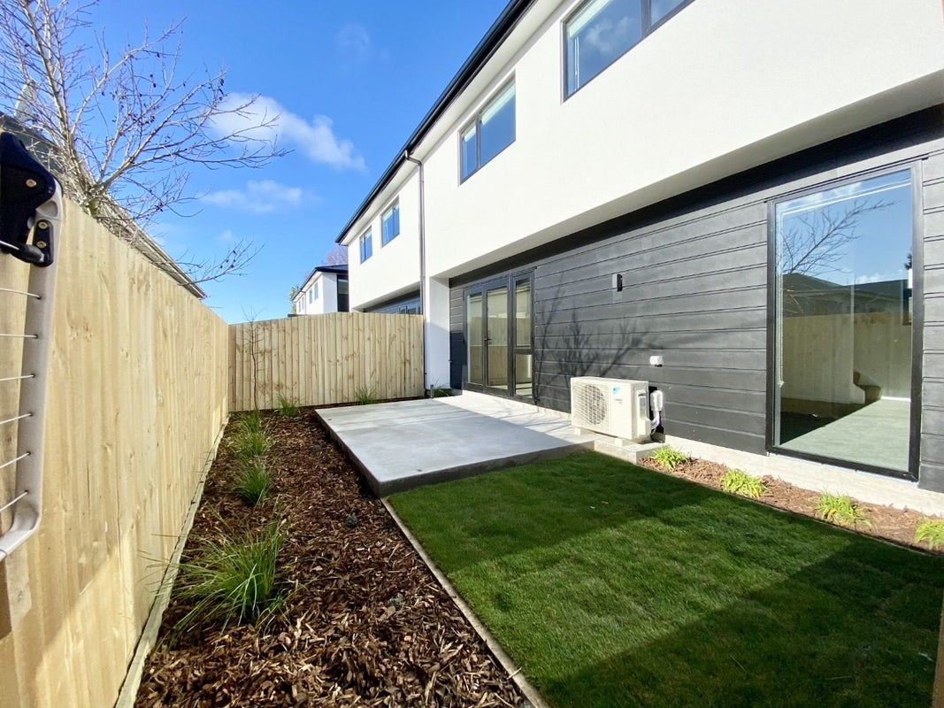 2/52 Hills Road, Edgeware, Christchurch - Carousel 8