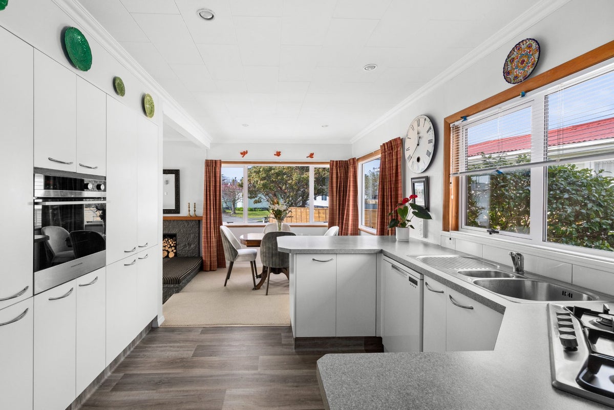 30 Balliol Avenue, Pirimai, Napier, Hawke's Bay - Carousel 2