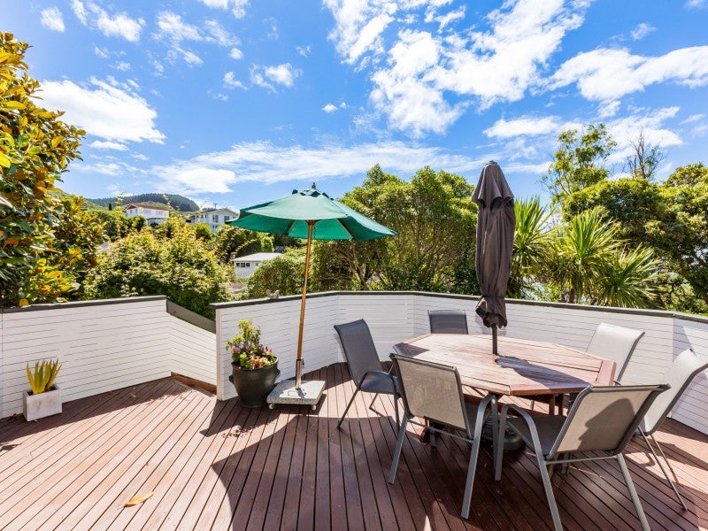 1 Linacre Way, Tawa, Wellington - Carousel 2