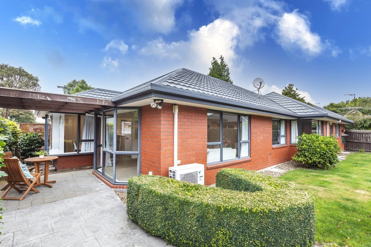 1/129 Avonhead Road, Avonhead, Christchurch - Carousel 1