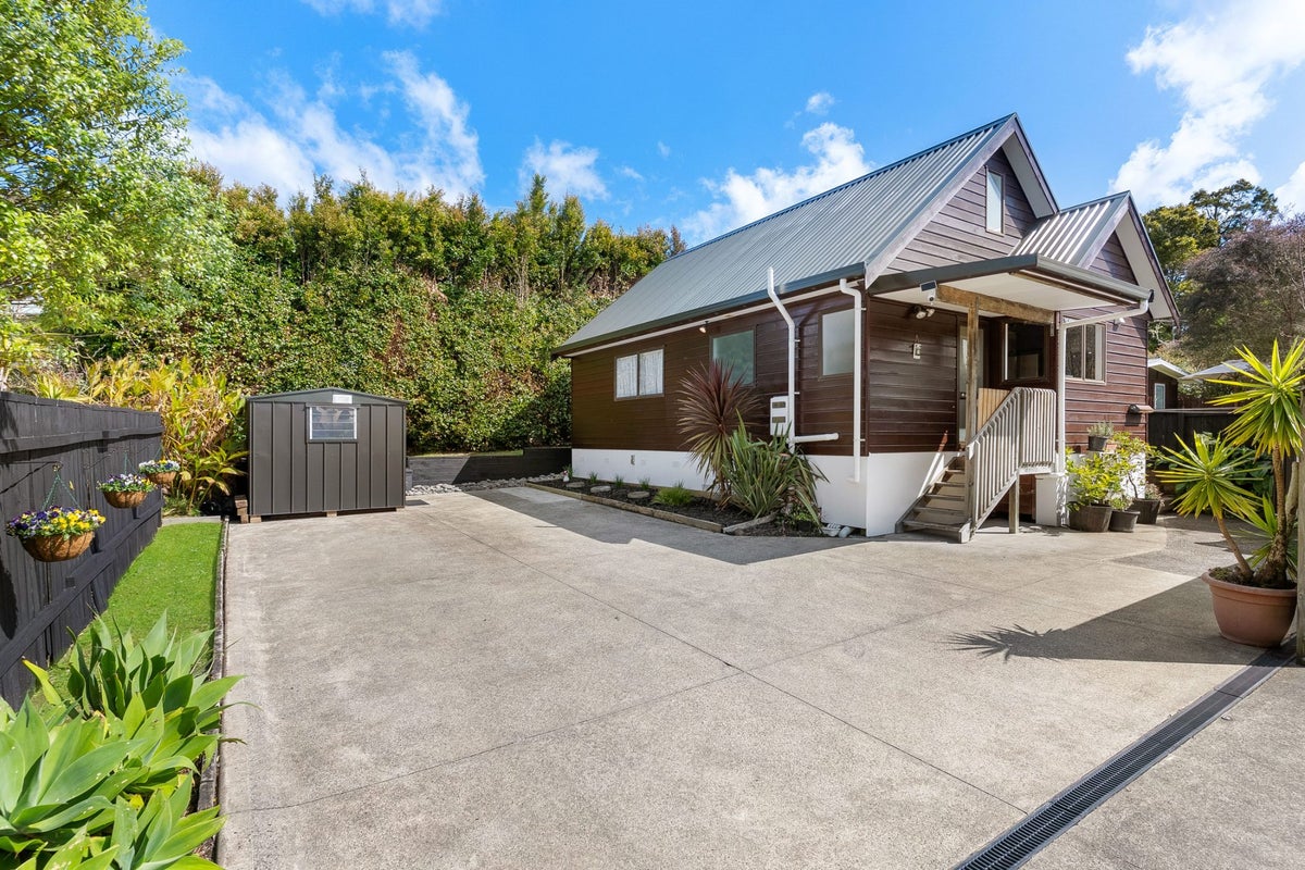 34A Lauderdale Road, Birkdale, Auckland - Carousel 1