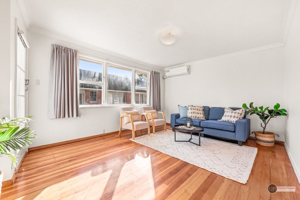 2/25 Nile Street, Waterloo, Lower Hutt - Carousel 1