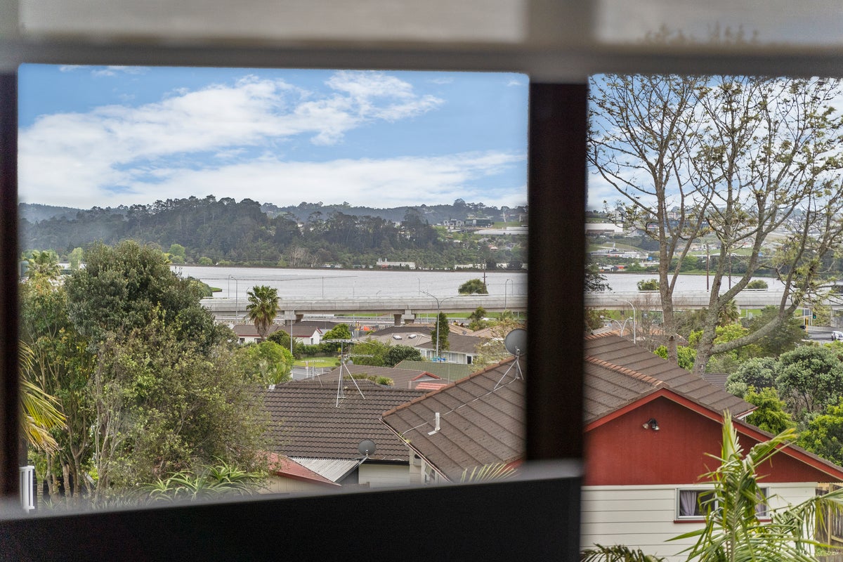 1 Andros Place, Unsworth Heights, Auckland - Carousel 24