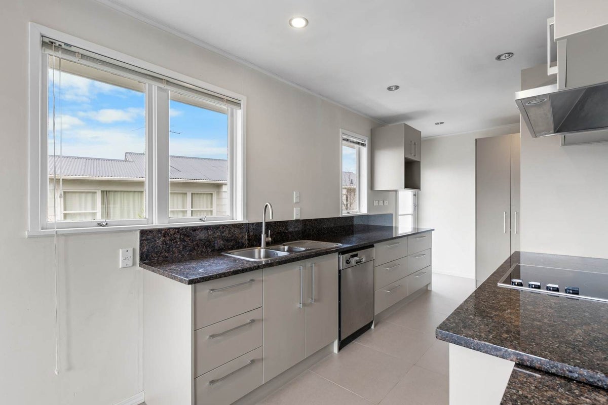 43 Velma Road, Hillcrest, Auckland - Carousel 1