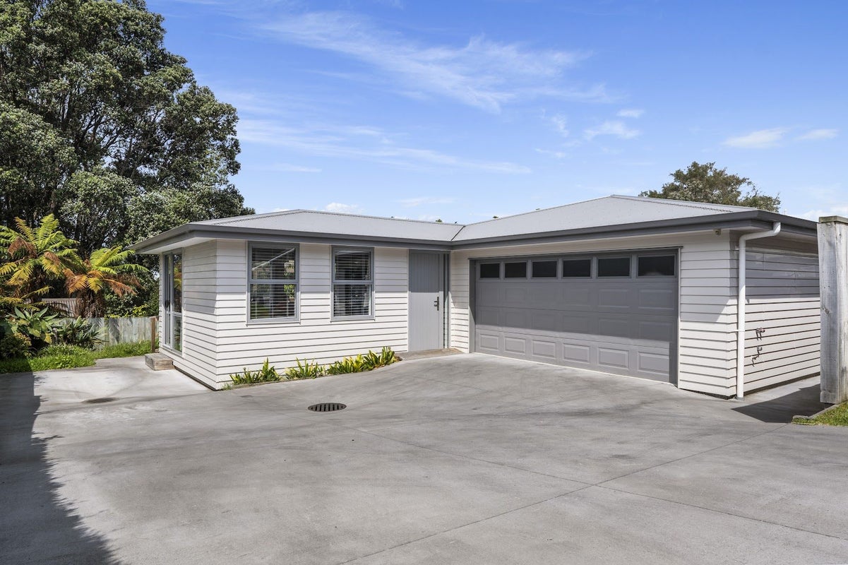 2A Fern Way, Brookfield, Tauranga - Carousel 1