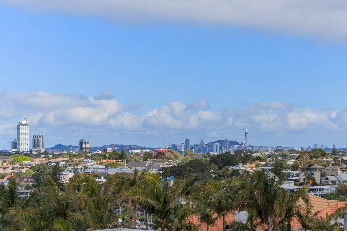 10 Marama Street, Castor Bay, Auckland - Carousel 2