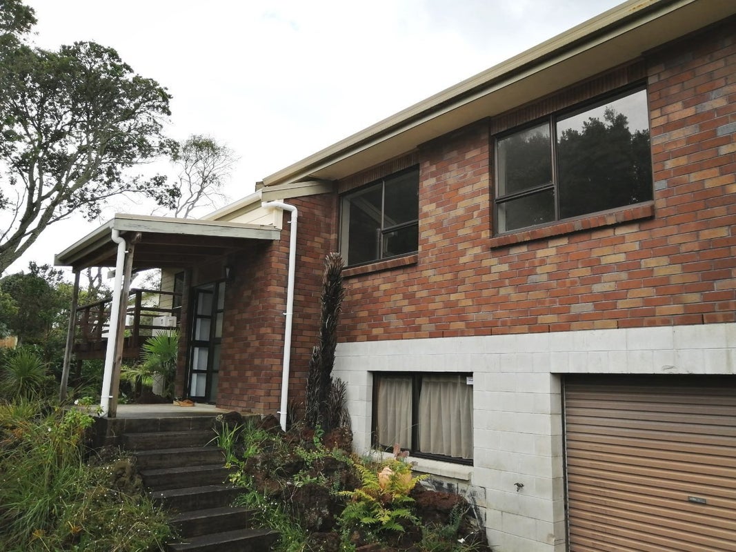 36 Parr Terrace, Castor Bay, Auckland - Carousel 1