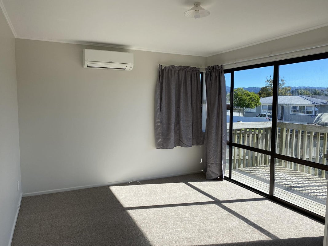 6 Coburg Street, Henderson, Auckland - Carousel 2